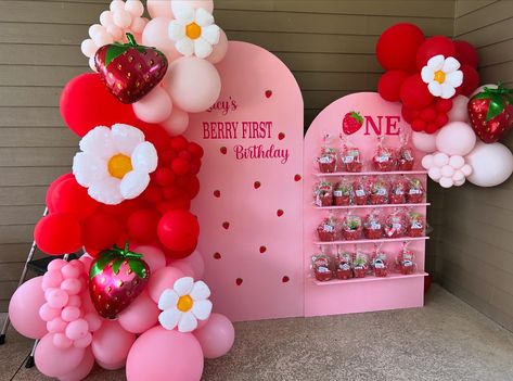 Happy Berry 1st Birthday Lucy!🍓🌸 . . A sweet baby girl is celebrating her BERRY FIRST birthday! . We were a part of her baby shower & now we got to be part of her 1st birthday!. @kershockracy97 Thank you so much for trusting us !!❤️🍓 @serpemtex balloons @balloons_online Berry First Birthday Balloons, Berry First Birthday Balloon Garland, Berry 1st Birthday, First Birthday Balloons, Strawberry Shortcake Birthday, Berry First Birthday, Strawberry Party, Sweet Baby Girl, Baby 1st Birthday