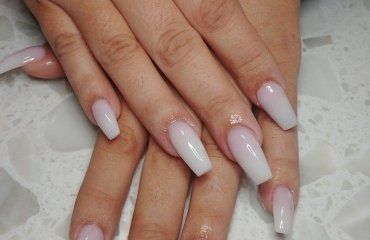 Nails Milky, Unghie Sfumate, Milky Nails, Nagel Tips, Ombre Acrylic Nails, White Acrylic Nails, Pearl Nails, Unique Acrylic Nails, Acrylic Nails Coffin Short