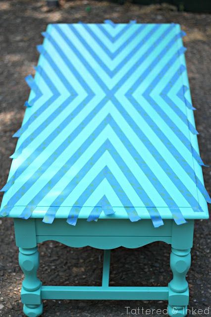 Geometric Coffee Table, Coffee Table Makeover, Table Makeover, Painting Furniture Diy, Painted Table, Refurbished Furniture, Paint Furniture, Flipping Furniture, Redo Furniture