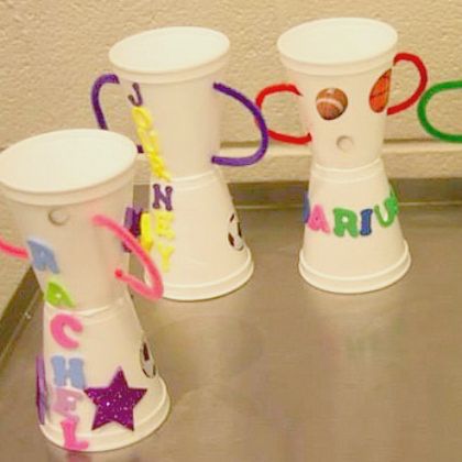 25 Disposable Cup Crafts For Kids – Play Ideas Cup Crafts For Kids, Sports Crafts For Kids, Sport Themed Crafts, Trophy Craft, Diy Trophy, Olympic Crafts, Sports Crafts, Paper Cup Crafts, Kids Painting Crafts