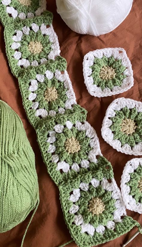 Square Crochet Pattern, Green Crochet, Car Steering Wheel Cover, Car Steering Wheel, Craft Show Ideas, Square Crochet, Granny Square Crochet Pattern, Crochet Square, Car Steering