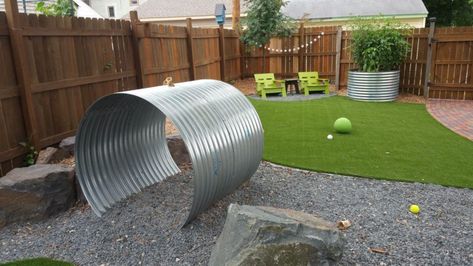 How to Create an Amazing Outdoor Play Area for Your Dog - Buy, Install and Maintain Artificial Grass Outdoor Dog Area, Backyard Dog Area, Dog Play Area, Lou Dog, Dog Friendly Garden, Dog Friendly Backyard, Dog Backyard, Dog Yard, Dog Playground