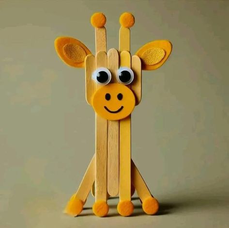 Popsicle Stick Art, Giraffe Crafts, Popsicle Stick Crafts For Kids, Alphabet Crafts Preschool, Hand Art Kids, Animal Outline, Craft Work For Kids, Kindergarten Art Projects, Popsicle Crafts