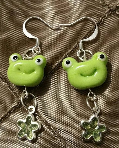 Frog Jewelry, Frog Prince, Hippie Outfits, Pandora Bracelet, Jewelry Inspo, Style Earrings, Frogs, Cute Jewelry, Pretty Things