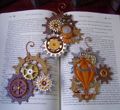 EPBOT: Inspiration File: Steampunk Christmas Ornaments! Steampunk Christmas Ornaments, Steampunk Christmas Decorations, Steampunk Christmas, Art Steampunk, Steampunk Crafts, Steampunk Diy, Steampunk Accessories, Steampunk Costume, Steampunk Design