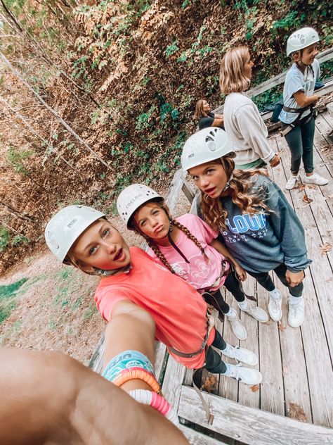 Preppy Family, Zip Lining, Football Game Outfit, Best Friend Photography, Best Friend Photoshoot, Bff Photoshoot, Summer Fun List, Preppy Girl, Cute Friend Pictures