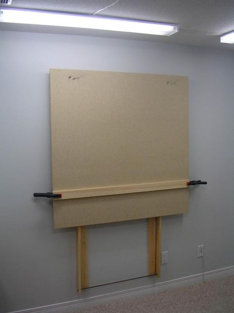 Plans for DIY large wall mount easel - WetCanvas: Online Living for Artists Wall Mount Easel, Wall Easel, Cardboard Easel, Diy Easel, Art Studio Storage, Diy Storage Rack, Art Studio Space, Art Studio Design, Drawing Table