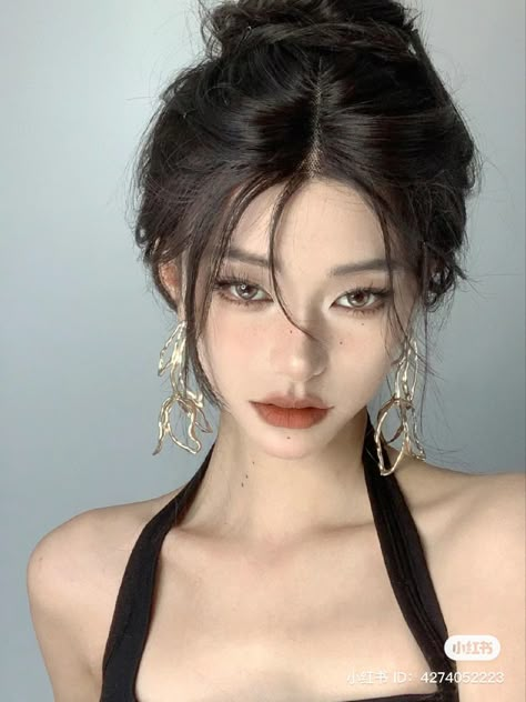 Sunkissed Hair Brunette, Makeup Asia, Asian Makeup Looks, Softball Hairstyles, Anime Show, Cute Box Braids Hairstyles, Ethereal Makeup, Makeup Looks Tutorial, Hair Reference