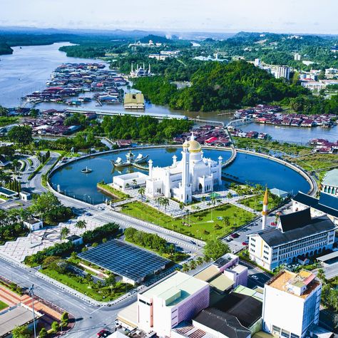 Bandar Seri Begawan, Grid Wallpaper, Radisson Hotel, Explore Dream Discover, Muslim Countries, Kuching, Brunei Darussalam, Travel Bugs, Kuala Lumpur