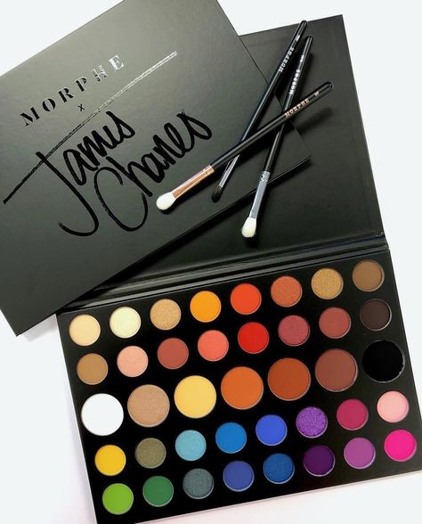 This amazing palette sold out in one day. So glad I got my order in and it's on its way! 😍😍😍 Morphe James Charles Palette, James Charles Palette, Koleksi Makeup, Make Up Kits, Penyimpanan Makeup, Morphe Eyeshadow, Morphe Palette, Makeup Pallets, Makeup Eyeshadow Palette