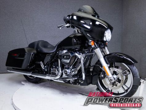 ad eBay - 2017 Harley-Davidson FLHXS STREET GLIDE SPECIAL W/ABS - Buy Now, click the link (eBay) Street Glide Bagger, Street Glide Special, Harley Davidson Touring, Motorcycle Harley, Street Glide, Harley Davidson Motorcycles, Cruise Control, Purchase History, Audio System