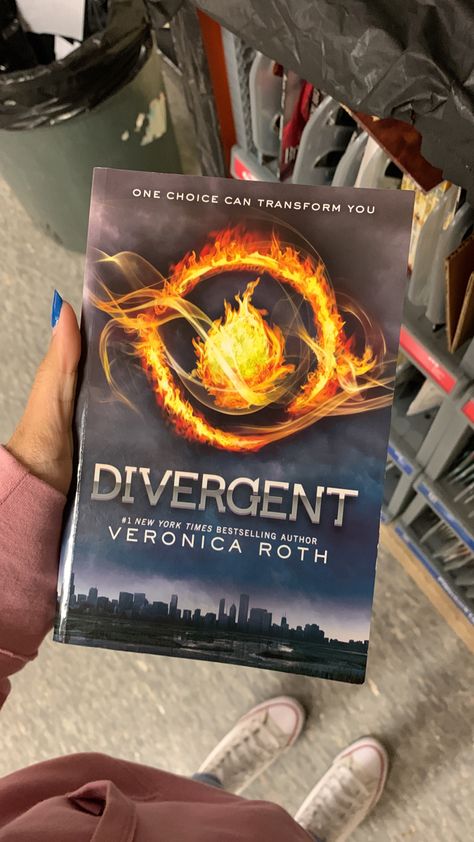 Divergent Cover, Divergent Book Cover, Books Dystopian, Divergent Books, Divergent Book Series, Product Wishlist, Tbr Books, Divergent Book, The Divergent