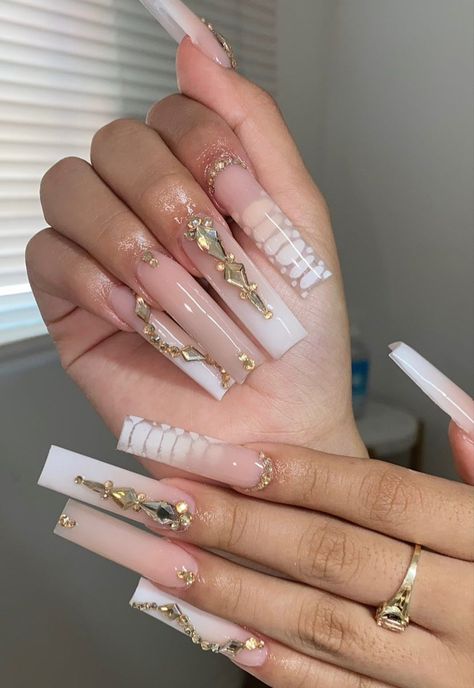 Nail Business Asthetic, Gold And Clear Nails, Xxl Nails, Nail Crystals, Rhinestones Nails, Big Diamonds, Hand Decor, Gold Acrylic Nails, Nail Gems