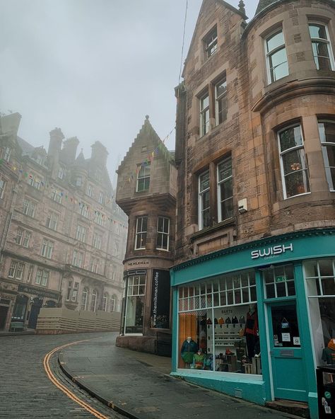 Frankenstein Pub Edinburgh, Foggy Edinburgh, Edinburgh Photography, Evening Eye Makeup, England Photography, Village Life, The Fog, On My Way, Pretty Places