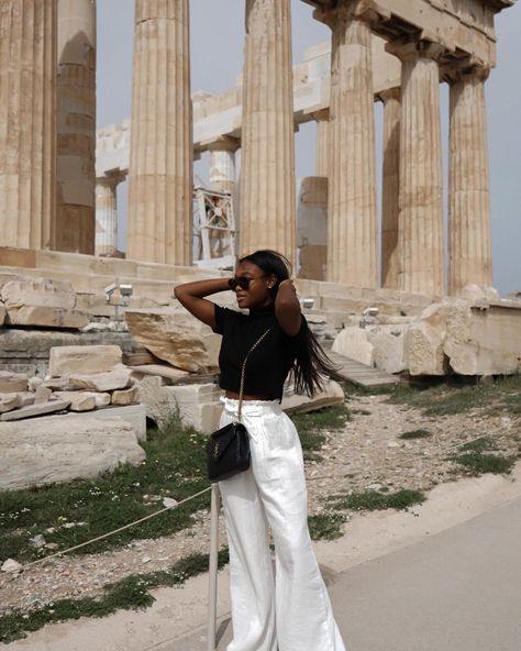 A Few Days In Athens, Greece - Brenna Anastasia Athens Greece Winter Outfits, Greece Street Style, Outfits For Athens Greece, Acropolis Outfit, Athens Greece Outfit Ideas, Acropolis Greece Outfit, Athens Outfit Ideas, Athens Outfit, Athens Street Style