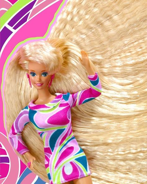 Barbie on Instagram: "All the way from 1992 – drop a 💕 if you remember the original Totally Hair #Barbie dolls! #Throwback" 80s Barbie Art, Glitter Hair Barbie 1993, Totally Hair Barbie, 1994 Barbie Dolls, Totally Hair Barbie 1991, Barbie Millicent Roberts Collection, Barbie Drawing, Barbie Hair, Movie Fashion