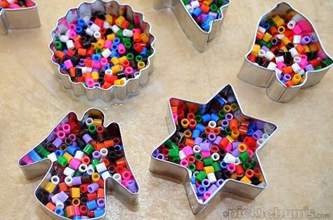 Bead ornaments Bead Christmas Decorations, Christmas Decora, Beaded Christmas Decorations, Christmas Star Decorations, Beaded Christmas Ornaments, Christmas Ornament Crafts, Beaded Ornaments, Noel Christmas, Ornament Crafts