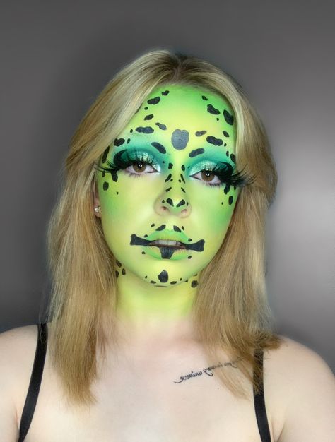 Frog Costume Makeup, Frog Makeup Halloween, Frog Costume Women, Frog Makeup Look, Green Hair Costume Ideas, Frog Face Paint, Frog Makeup, Rat Halloween, Frog Mask