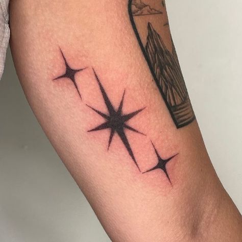 Franki Crosby - Tattoo Artist on Instagram: "Three stars for Whitney next to a piece by @hogsphinx! Thanks so much ✨" Tator Tot Casserole Recipe Easy, Tator Tot Egg Casserole, Tatoos Men Ideas, Egg Casserole Breakfast, Casserole Breakfast, Tot Casserole, Star Tattoo, Egg Casserole, Xu Kai