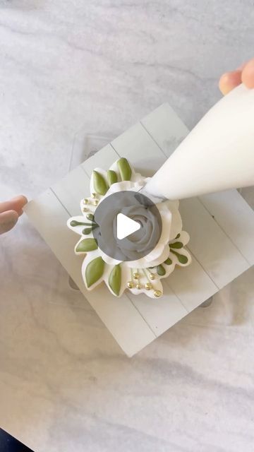 Royal Icing Florals, How To Make Icing Flowers, Royal Icing Videos, Royal Icing Floral Tutorial, Fall Flower Cookies, Wedding Decorated Sugar Cookies, Fall Flower Cookies Royal Icing, Royal Icing Flower Cookies Tutorial, Royal Icing Flowers On Cookies