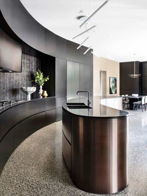 Curved Kitchen, Beautiful Kitchen Designs, Black Kitchen Cabinets, Luxury Kitchens, Pop Design, Contemporary Interior Design, Kitchen Cabinet Design, Black Kitchens, Luxury Kitchen