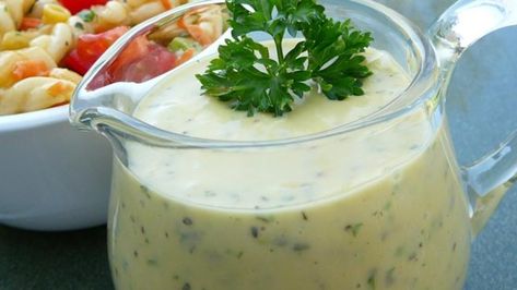 A quartet of fresh herbs -- basil, oregano, thyme, and parsley -- bring the flavors of summer freshness to this creamy dressing for pasta salad. Dill Salad Dressing Recipe, Pickle Juice Recipe, House Dressing Recipe, Leftover Pickle Juice, Pasta Salad Dressing Recipe, Greek Salad Dressing, Creamy Salad Dressing, Pasta Salad Dressing, Creamy Dressing