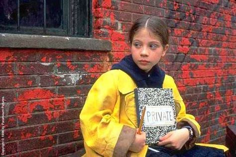 Spy Movie, Harriet The Spy, Georgina Sparks, Children's Book Characters, Childhood Memories 90s, Michelle Trachtenberg, Classic Childrens Books, Movie Buff, Classic Kids