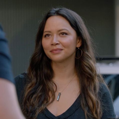 lucy chen pfp the rookie Lucy Chen The Rookie, Lucy Chen, Best Tv Series Ever, The Rookie, Badass Women, Interesting Faces, Shadowhunters, Best Tv, My Wife