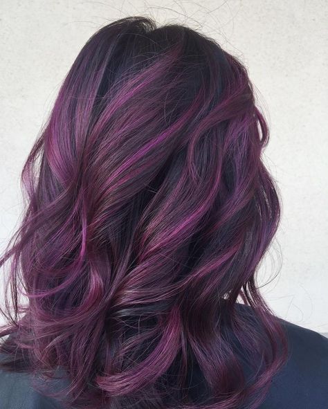 Love love love Balayage Purple, Black And Purple Hair, Purple Balayage, Color Balayage, Purple Highlights, Hair Color Purple, Trendy Hair Color, Hair Dye Colors, Black And Purple