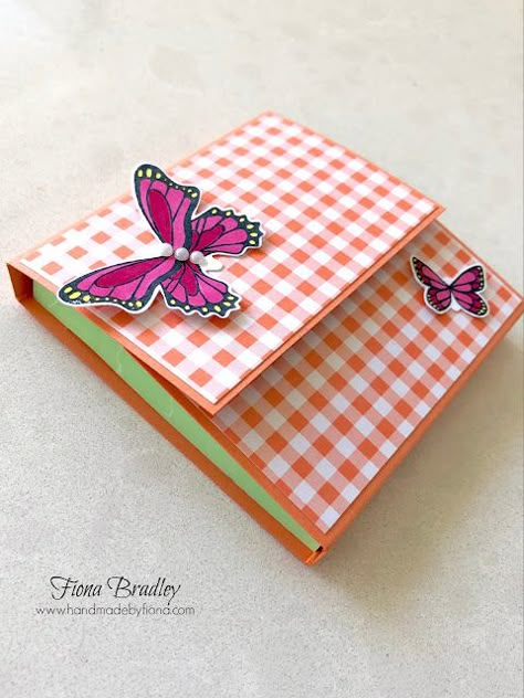 Sticky Note Holders with Butterflies - Handmade by Fiona Cardstock Projects To Sell, Diy Sticky Note Holder, Crafts With Sticky Notes, Sticky Note Crafts, Crafts Butterfly, Post It Note Holder, Notebook Holder, Note Pad Holder, Sticky Note Holder