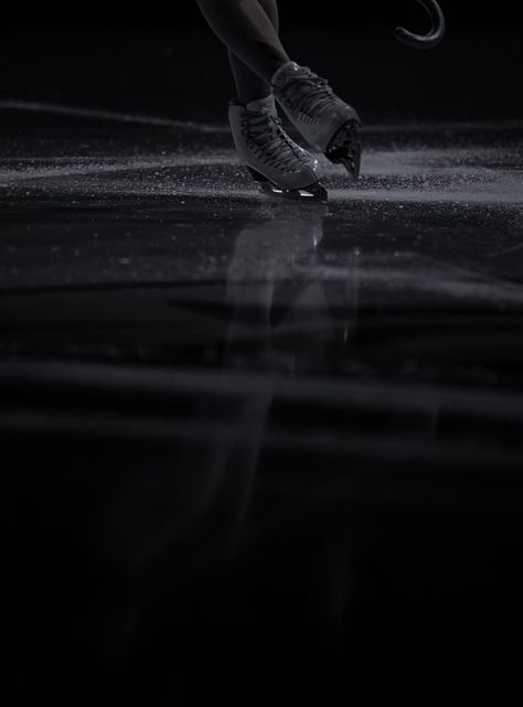 Black Ice Skates Aesthetic, Ice Skating Aesthetic Dark, Ice Breaker Aesthetic, Ice Skate Aesthetic, Ice Skating Wallpaper, Ice Skater Aesthetic, Skate Aesthetic Wallpaper, Book Wallpapers, Ice Aesthetic