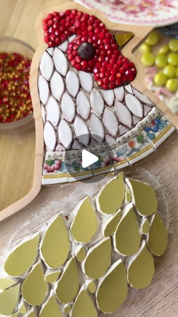 Sharra Frank on Instagram: "Piece by piece! 🐓🐓🐓

*favorite tools, adhesives and more are all linked in my FREE mosaic resource guide
*mosaic frames & art available in my shop
*next in-person Minneapolis mosaic class is Oct 12th, join me!

#mosaic #mosaicart #rhinestones #mosaicframe #chickenart #artprocess #instaart #vintage #handmade #artreels #contemporarycraft #sharrafrank #mosaics" Mosaic Frames, Free Mosaic Patterns, Mosaic Animals, Mosaic Frame, Piece By Piece, Chicken Art, Contemporary Crafts, Process Art, Mosaic Patterns