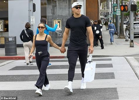 WhatsNew2Day - Latest News And Breaking Headlines Yankees star slugger Aaron Judge hit the shops on Los Angeles’ infamous Rodeo Drive ahead of the New York Series opener against the Dodgers. Judge, 31, was spotted browsing the high-end boutiques and designer boutiques of the luxurious Beverly Hills Strip with his wife Samantha Bracksieck, 29, before dressing for the Yankees at Dodger Stadium […] Yankees captain Aaron Judge hits Rodeo Drive with his wife before joking about ‘Arson Judge’ Mookie Betts, Yankees Fan, Aaron Judge, Dodger Stadium, Twitter Trending, Yankees Baseball, Rodeo Drive, Fitted Joggers, Free Agent