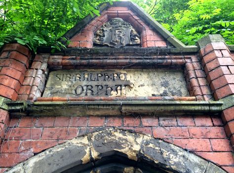 Creepy old orphanage http://signsiren.blogspot.co.uk/2014/10/atmospheric-orphanage.html Old Orphanage Aesthetic, Creepy Orphanage, Orphanage Aesthetic, Old Orphanage, Decaying Body, Orphanage Home, Geneseo Ny, Stockport Uk, Group Project