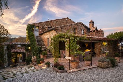 Lupaia | Torrita di Siena, Toscana, Italy - Venue Report Balcony Pond, Villa Inspiration, Stone Villa, Four Seasons Bora Bora, Italian Stone, Belmond Hotels, Fall Vacations, Tuscan Design, Casa Country