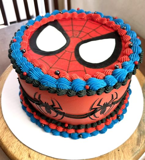 Spiderman Dinosaur Cake, Spiderman Birthday Cake Aesthetic, Spiderman Ice Cream Cake, Spider Man Heart Cake, Spiderman Smash Cake, Simple Spiderman Cake Design, Spiderman Birthday Cake Easy, Spiderman Birthday Party Cake, Spiderman Cake Birthday For Kids