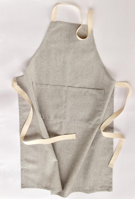 Make an apron today with this super easy beginner sewing pattern.  Download your copy and print your sewing pattern at home straight away.  The perfect make for a beginner to sewing. Make An Apron, Easy Apron, Apron Pattern Free, Sewing Retreats, Apron Pattern, Printable Sewing Patterns, Childrens Aprons, Beginner Sewing, Sewing Aprons