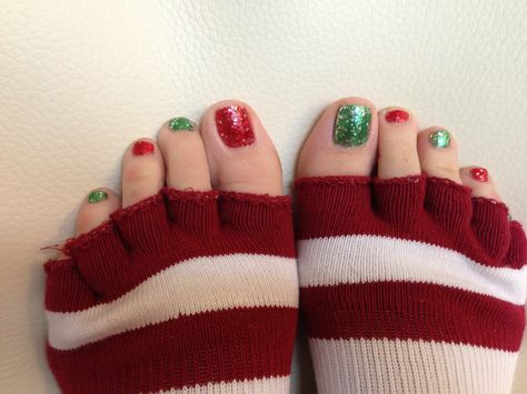 Christmas toes! Alternate red and green OPI glitter polish. Red And Green Toe Nails, Christmas Toenails Pedicures, Green Toe Nails, Wedding Knife Set, Christmas Toes, Wedding Memory Book, Wedding Keepsake Boxes, December Nails, Thoughtful Wedding Gifts