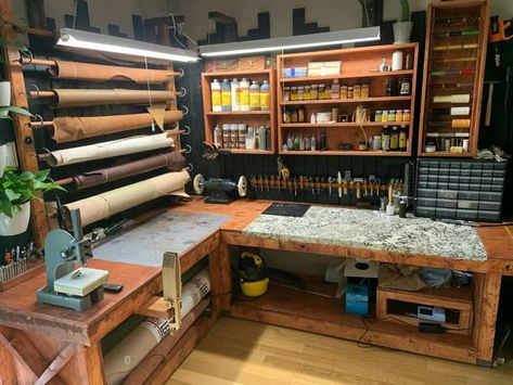 Leather Workshop Organization, Leather Storage Ideas, Leather Workshop Studio, Leather Workbench, Leather Products Ideas, Trailer Bar, Upholstery Shop, Leather Studio, Workshop Layout