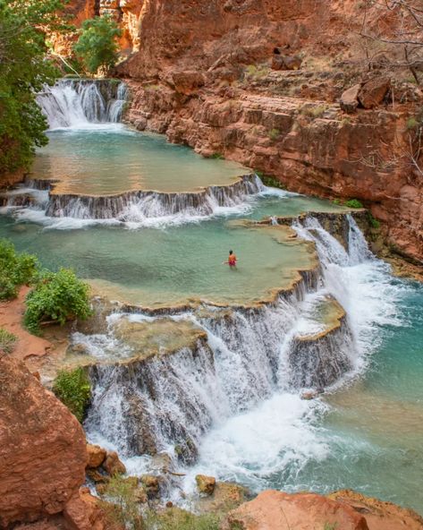 Visit paradise on earth and explore the magic of Beaver Falls in Havasupai Arizona. You'll be amazed at the vibrant blue waters and the stunning scenery here. Get all of the best tips for your trek to Beaver Falls! This guide includes tips on getting Havasupai permits, a detailed trail description, a thorough packing guide, and all the details on making it to this stunning destination. Havasupai Arizona, Beaver Falls, Packing Guide, Angels Landing, Hiking Destinations, Paradise On Earth, Blue Water, United States Of America, Paradise