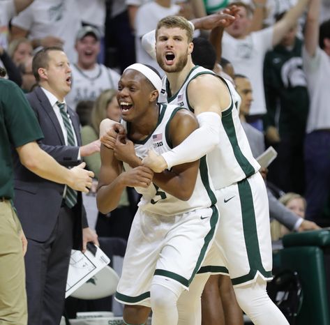 How Cassius Winston let basketball set him free and delivered a career game Michigan Basketball Wallpaper, Passing In Basketball, Msu Basketball, College Basketball Game, Michigan State Basketball, Msu Spartans, John Junior, East Lansing, Michigan Sports