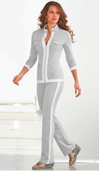 f337d999d9ad116a7b4f3d409fcc6480desc47671245ri Boston Proper Clothes, Sports Chic Outfit, Airplane Outfits, Travel Clothes Women, Boston Proper, Sport Chic, Athleisure Outfits, Casual Chic Outfit, Brunch Outfit