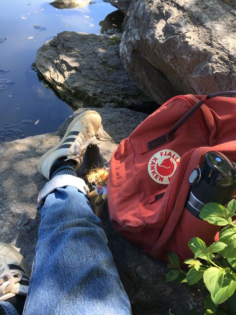 Vsco Essentials, Parker Core, Dream Backpack, Kanken Bag, Backpack Fjallraven, Fjällräven Kånken, Dark Green Aesthetic, Lifestyle Aesthetic, Side Bags