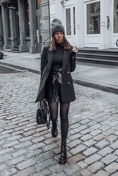 60 Degree Weather Outfit, Dr Martens Outfit, Brunch Outfit, Nyc Fashion, Mode Inspo, Autumn Outfit, Doc Martens, Mode Inspiration, Winter Fashion Outfits