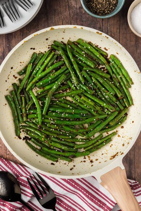 Dry Sauteed Green Beans, Green Beans Recipe Sauteed, Green Beans Sauteed, Cooking Veggies, Mexican Chicken Casserole, Crockpot Mac And Cheese, Blueberry Breakfast Cake, Sauteed Green Beans, Garlic Green Beans