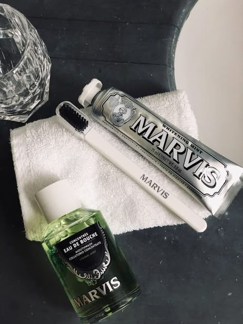 Cleaning Ritual, Marvis Toothpaste, Homemade Mouthwash, Oral Care Products, Mint Toothpaste, How To Prevent Cavities, Receding Gums, Oral Care Routine, Natural Teeth Whitening