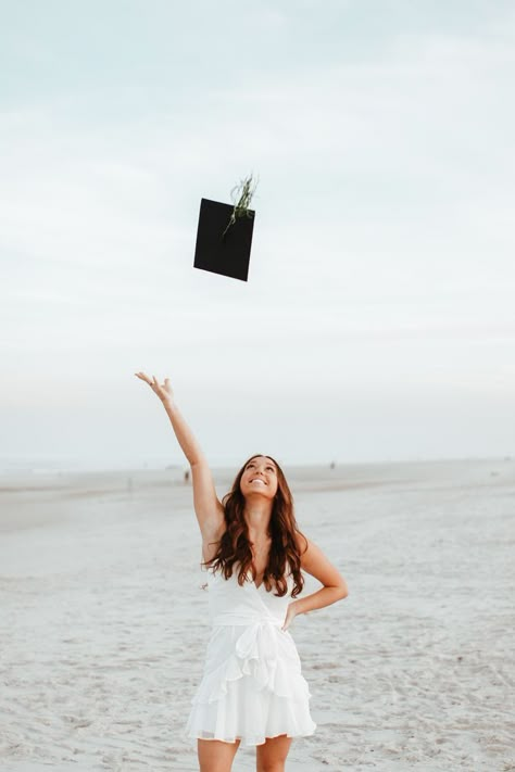 Florida Graduation Pictures, Unf Graduation Pictures, Beach Graduation Photoshoot, Beach Pictures Graduation, Grad Picture Ideas Beach, Graduation Pictures On The Beach, Graduation Picture Ideas Beach, Senior Picture Ideas Florida, Graduation Photos Beach