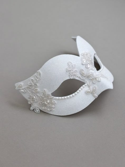 white is for casual White Masks Masquerade, White And Gold Mask Masquerade, Pearl Mascarade Mask, Gold And White Mask, Maskerade Mask Diy, White Mascarade Mask, Masquered Mask, Antifaz Aesthetic, Cute Masks Aesthetic