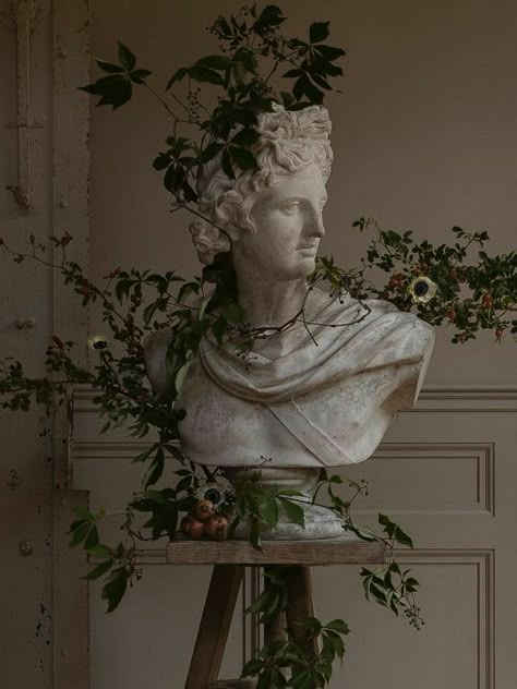 Dark Academia, Statue, Flowers, Wall, Green, White