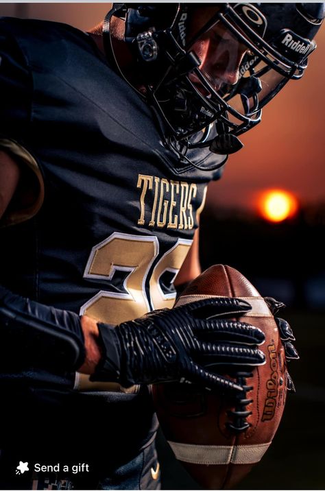 Sports Senior Pictures Football, Guys Group Photo, Boy Senior Portrait Poses, Football Field Pictures, Mom And Senior Son Photo Ideas, Football Photo Poses, Basketball Sports Photography, Senior Picture Football, Senior Football Pictures Ideas